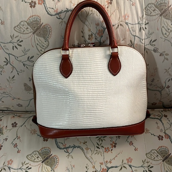 dooney & bourke white purse - Picture 2 of 7